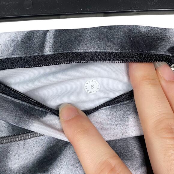 Lululemon Speed Up Alpine Blush Blossom 21" Cropped Leggings SZ 8 - Picture 8 of 13